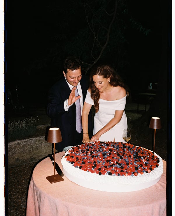 Pavlova wedding cake